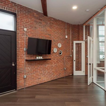 Jennifer'S Vibrant Historic Brick Loft Private Apartment Providence Exterior photo