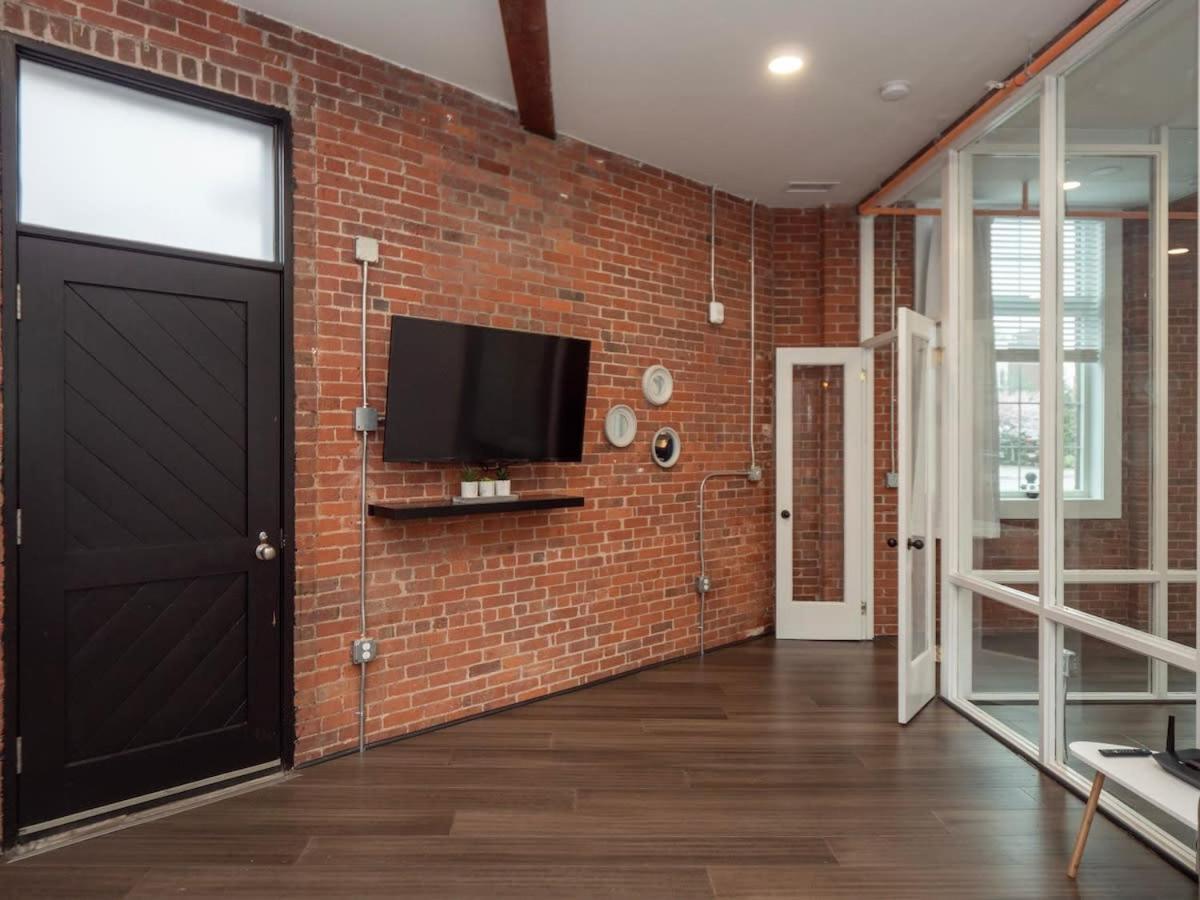 Jennifer'S Vibrant Historic Brick Loft Private Apartment Providence Exterior photo