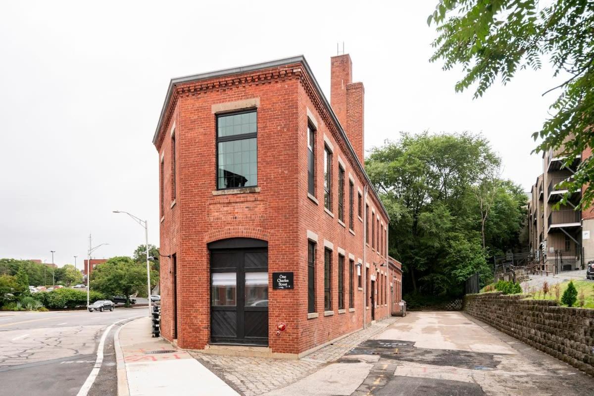 Jennifer'S Vibrant Historic Brick Loft Private Apartment Providence Exterior photo