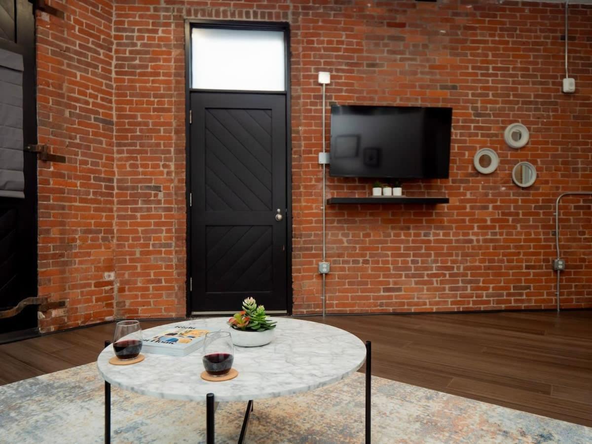 Jennifer'S Vibrant Historic Brick Loft Private Apartment Providence Exterior photo