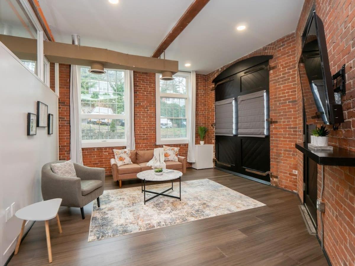 Jennifer'S Vibrant Historic Brick Loft Private Apartment Providence Exterior photo