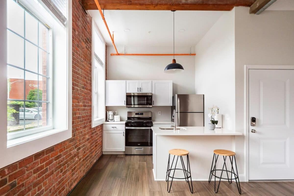 Jennifer'S Vibrant Historic Brick Loft Private Apartment Providence Exterior photo